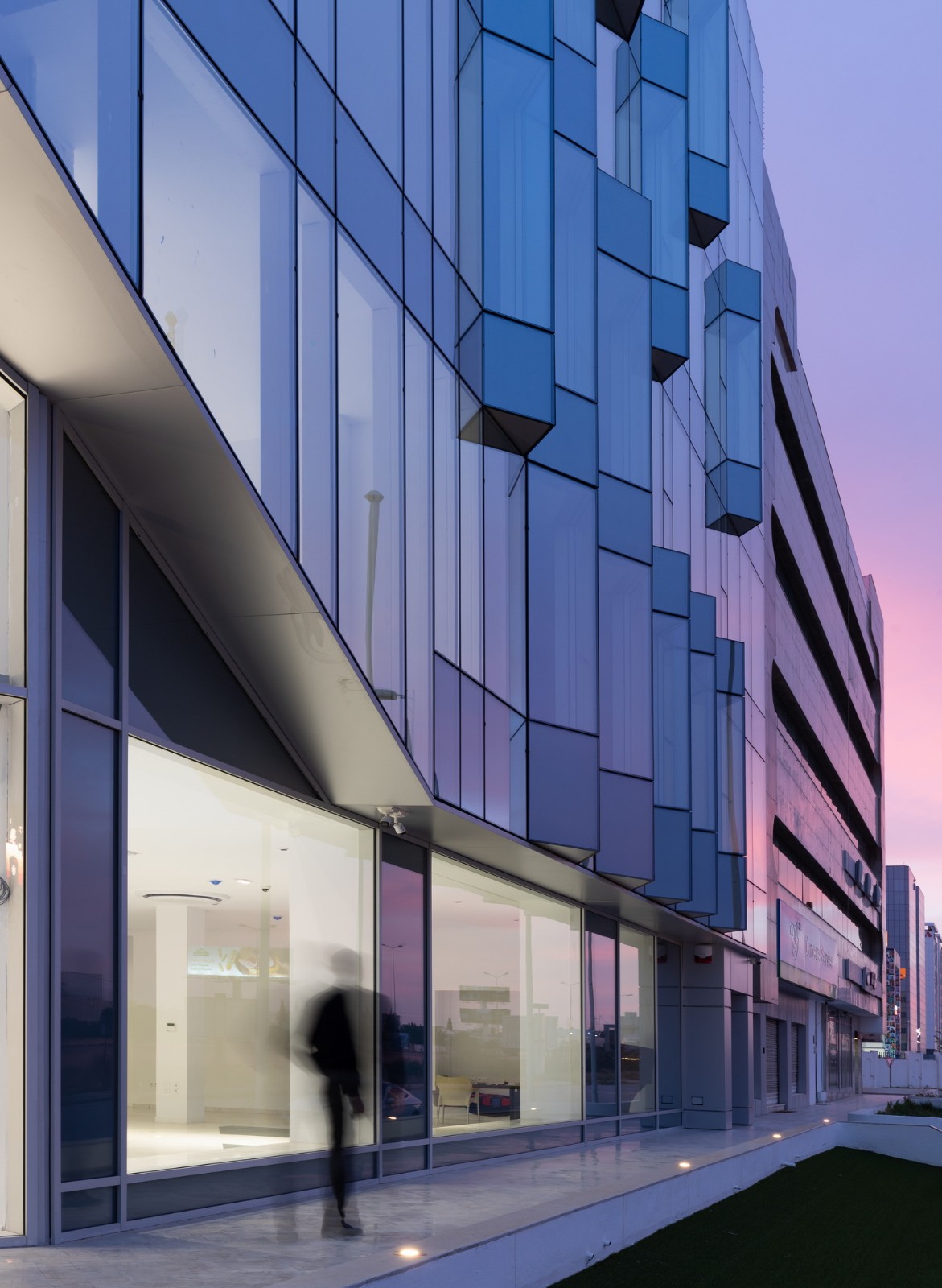 【亮眼建筑】展现突尼斯城市扩张——etraton办公楼 - vastcg